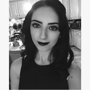 Meet your Posher, Cynthia